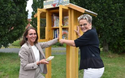 Einweihung des neuen Bücherschranks in der Bahnhofsvorstadt